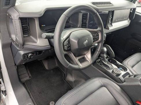 Used 2025 Ford Bronco Badlands image 10