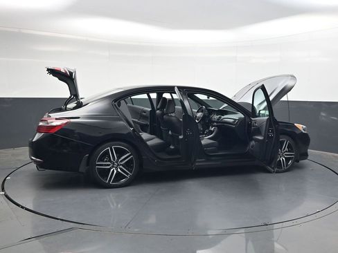 Used 2017 Honda Accord Sport Special Edition image 32