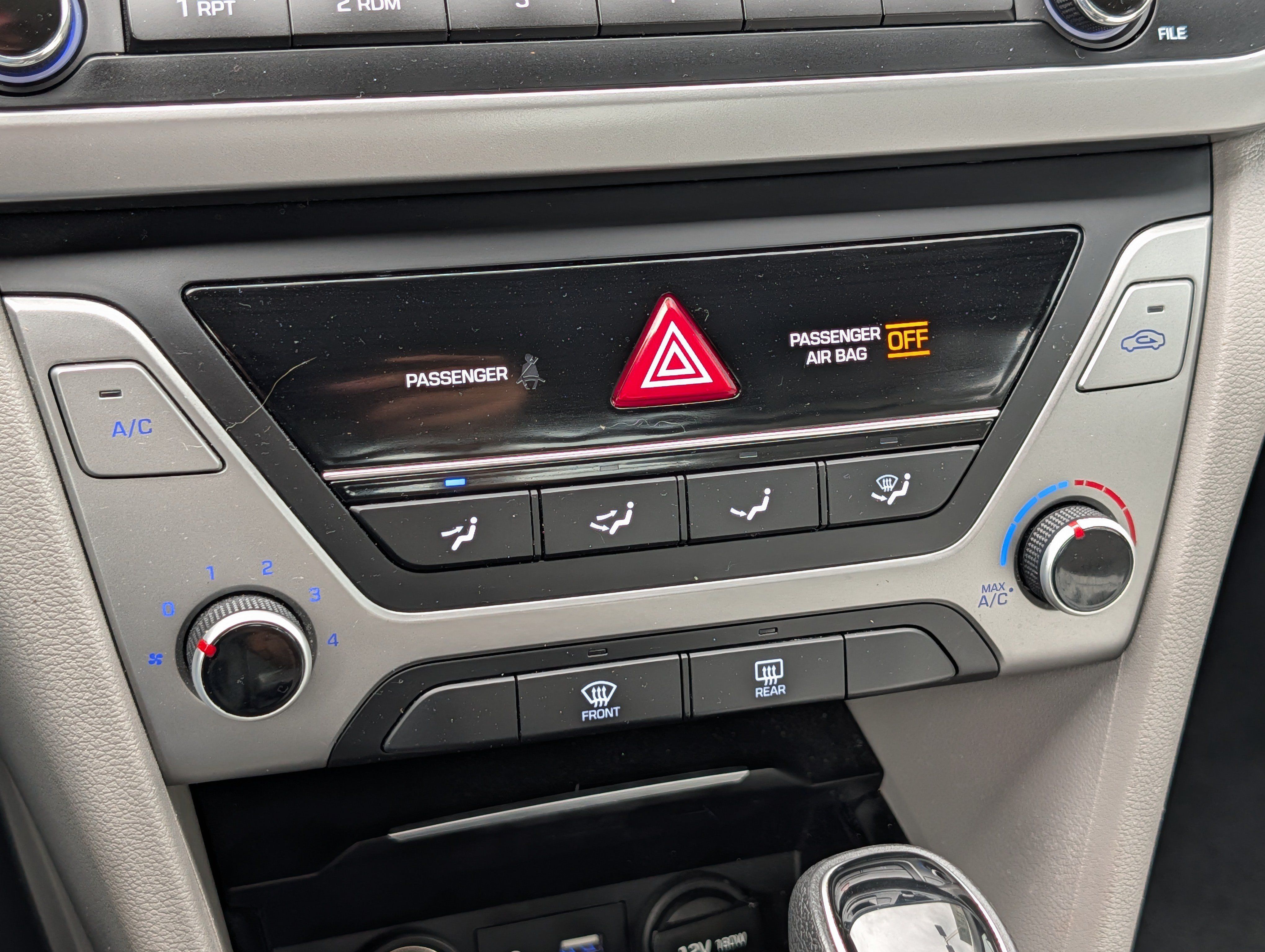 Used 2017 Hyundai Elantra SE FWD image 23