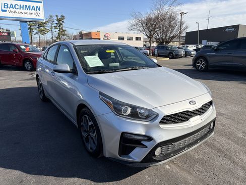 Used 2019 Kia Forte LXS image 2