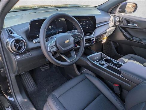 New 2026 Chevrolet Equinox LT w/ Convenience Package II FWD image 3