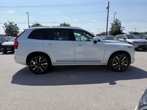 Certified 2024 Volvo XC90 B6 Plus AWD/4WD image 5