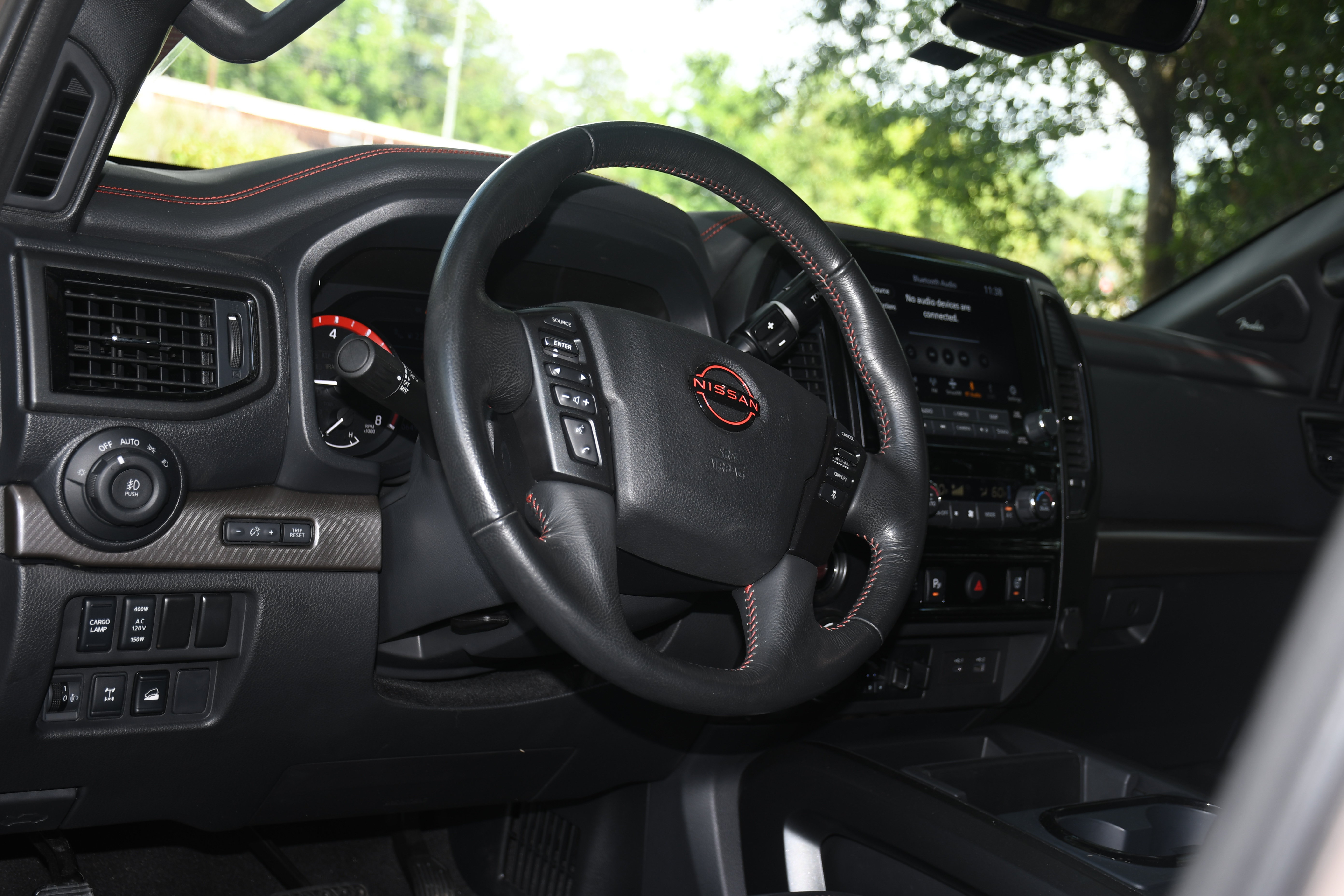 Used 2024 Nissan Titan PRO-4X AWD/4WD image 8