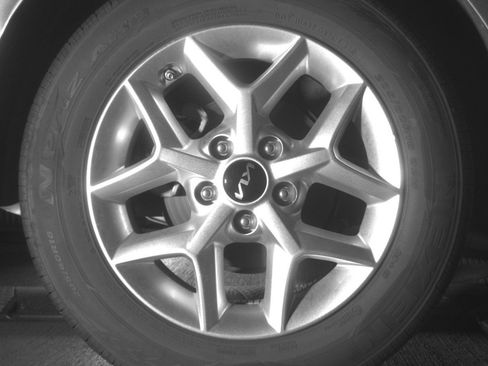 Used 2025 Kia Soul LX w/ LX Technology Package FWD image 15