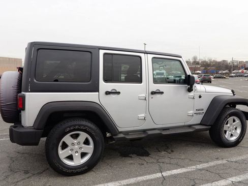Used 2011 Jeep Wrangler Unlimited Sport image 10