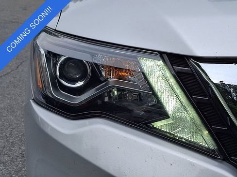 Used 2018 Nissan Pathfinder SL w/ SL Premium Package AWD/4WD image 11