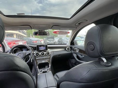 Used 2016 Mercedes-Benz C 300 4MATIC Sedan image 4
