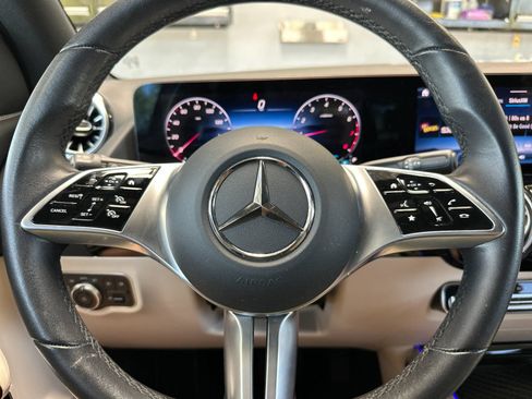 Certified 2025 Mercedes-Benz GLA 250 image 25