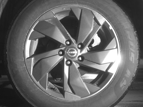 Used 2025 Nissan Rogue SV image 14