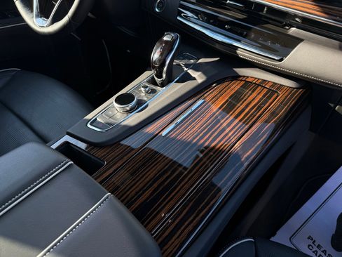 Used 2024 Cadillac Escalade ESV Premium Luxury image 23