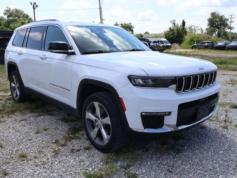 Used 2022 Jeep Grand Cherokee L Limited AWD/4WD image 13