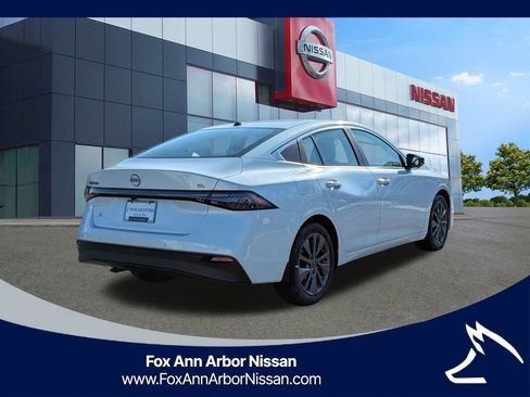 New 2026 Nissan Sentra SL w/ Floor Mat Package FWD image 5