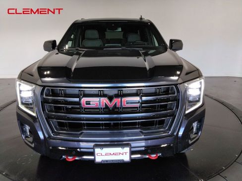Used 2024 GMC Yukon AT4 image 2