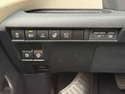Used 2024 Toyota Sienna Platinum AWD/4WD image 35
