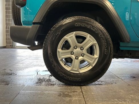 Used 2019 Jeep Wrangler Sport S image 34