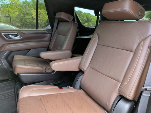 Used 2021 Chevrolet Tahoe High Country w/ Premium Package image 37