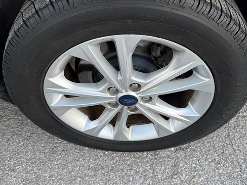 Used 2018 Ford Escape SE image 25