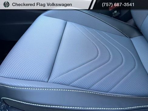 New 2026 Volkswagen Tiguan SE R-Line image 23