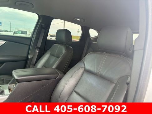 Used 2020 Chevrolet Blazer LT FWD image 12