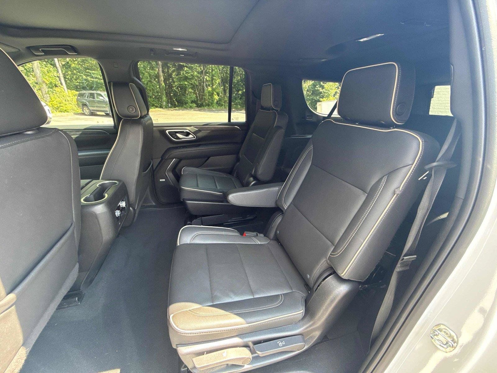 Used 2023 GMC Yukon XL SLT AWD/4WD image 12