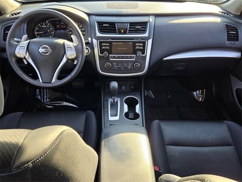 Used 2017 Nissan Altima 3.5 SR w/ Interior Lighting Package image 12