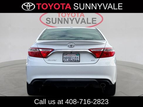 Used 2017 Toyota Camry SE w/ Moonroof Package FWD image 8
