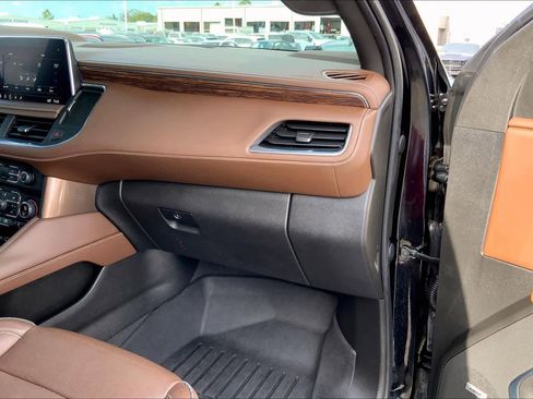 Used 2021 Chevrolet Suburban High Country image 18