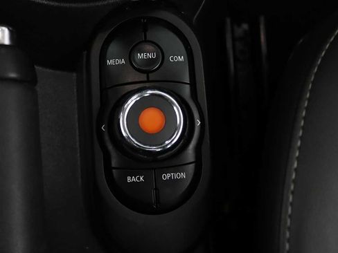 Used 2020 MINI Cooper 2-Door Hardtop FWD image 23