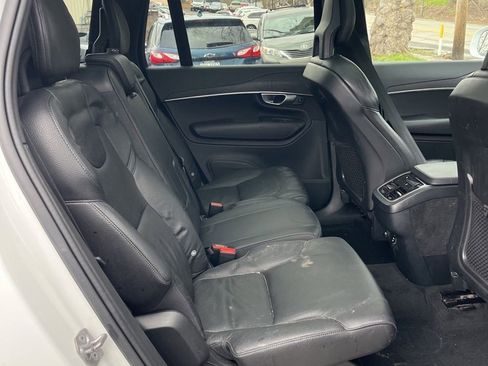 Used 2020 Volvo XC90 T6 Momentum image 10