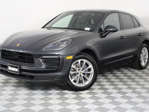 Certified 2026 Porsche Macan AWD/4WD image 1