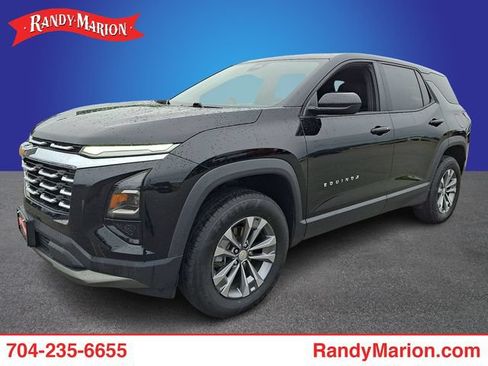 Used 2025 Chevrolet Equinox LT AWD/4WD image 1