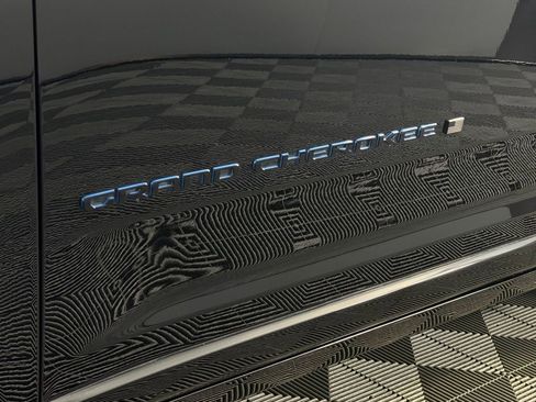 Certified 2023 Jeep Grand Cherokee Summit AWD/4WD image 14