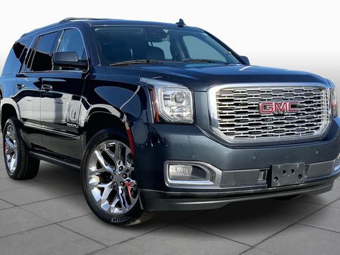 Used 2019 GMC Yukon Denali w/ Denali Ultimate Package image 3