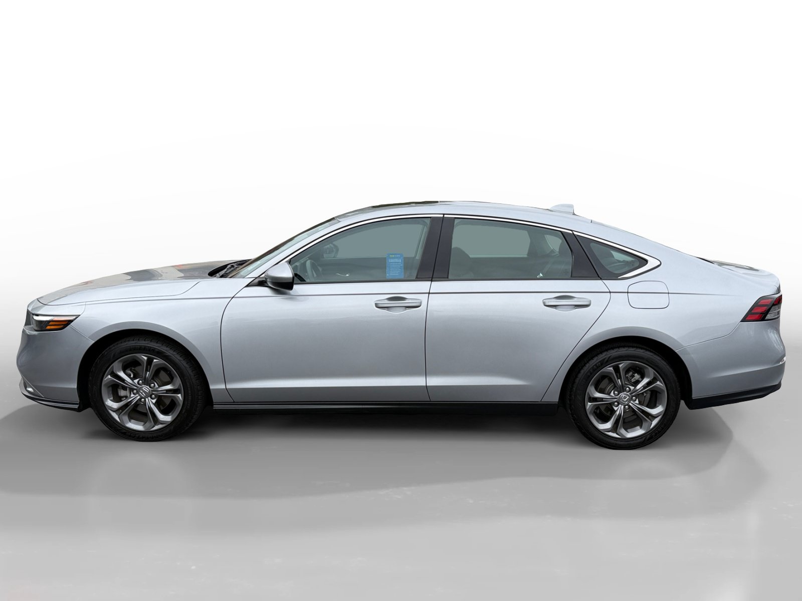 Used 2023 Honda Accord EX image 2