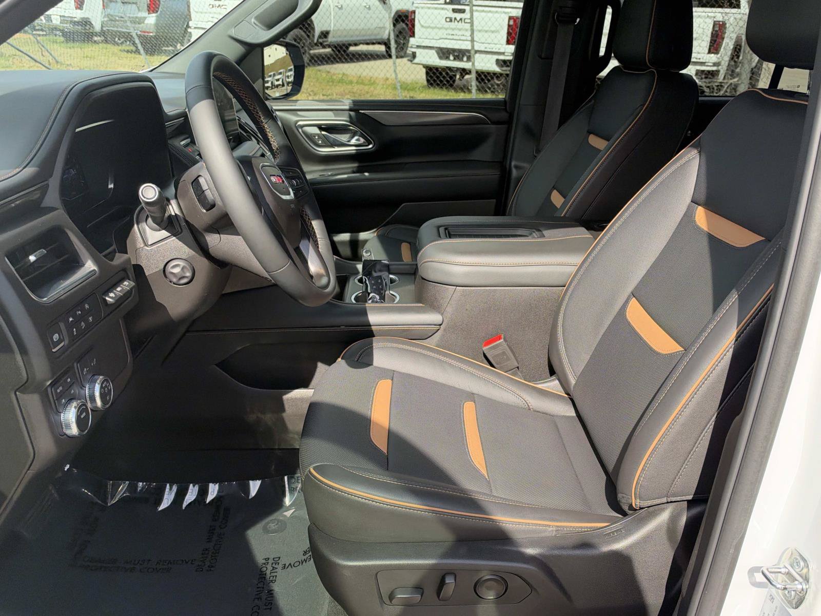 Used 2024 GMC Yukon AT4 w/ Technology Package AWD/4WD image 14