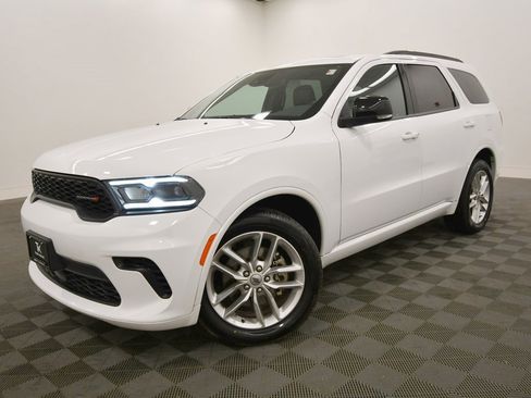 Used 2024 Dodge Durango GT image 2