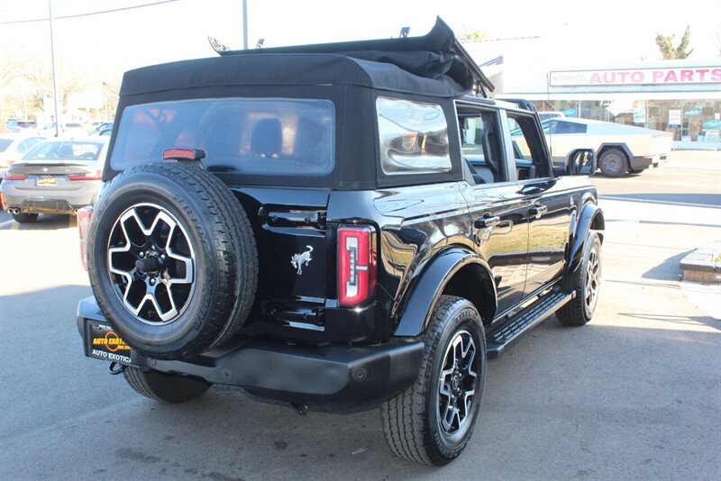 Used 2023 Ford Bronco Outer Banks AWD/4WD image 3