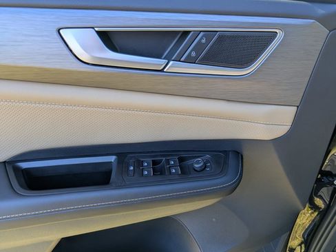 New 2026 Volkswagen Atlas Cross Sport SE image 10