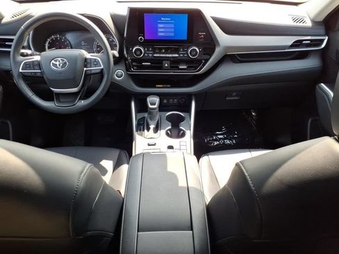 Used 2026 Toyota Highlander XLE AWD/4WD image 13