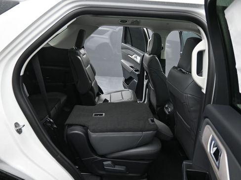 New 2026 Ford Explorer Active image 18