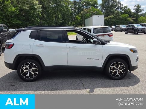 Used 2025 Jeep Compass Limited AWD/4WD image 15