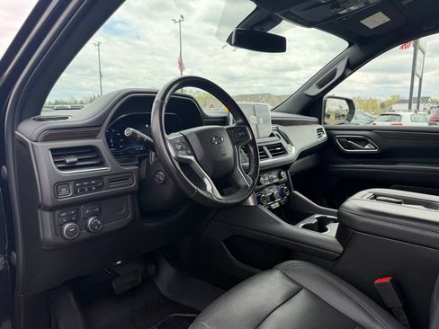 Used 2022 Chevrolet Tahoe Z71 w/ Luxury Package AWD/4WD image 21