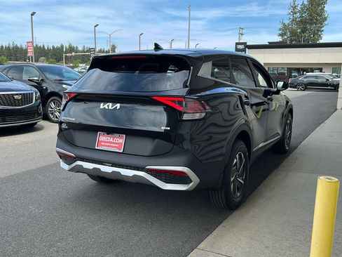 New 2025 Kia Sportage LX image 4