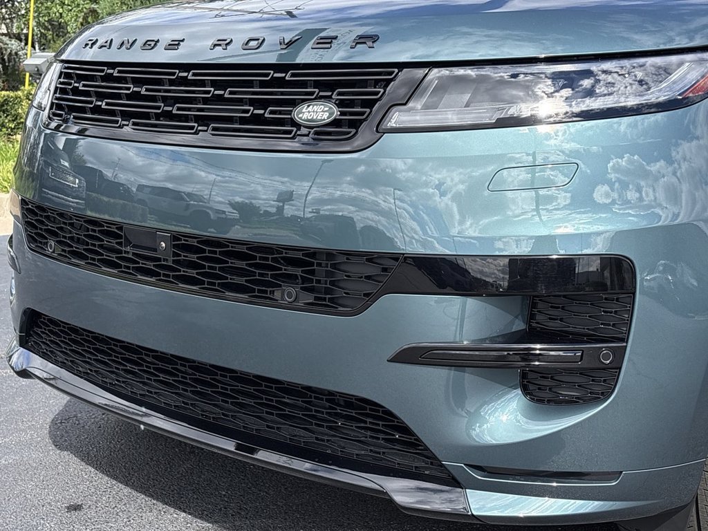 New 2027 Land Rover Range Rover Sport Dynamic SE AWD/4WD image 9