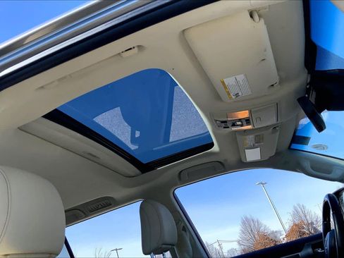 Used 2023 Lexus GX 460 Premium w/ Premium Package image 14