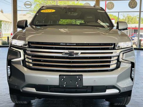 Used 2024 Chevrolet Suburban High Country AWD/4WD image 21