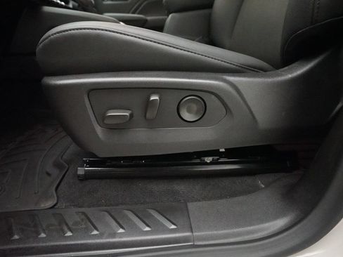Used 2026 Chevrolet Colorado Trail Boss AWD/4WD image 32