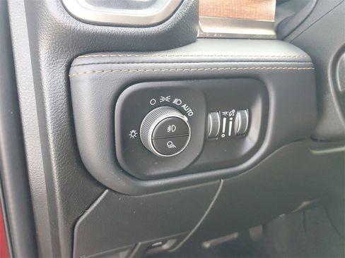 Used 2024 RAM 2500 Limited image 28