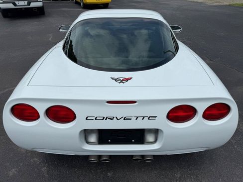 Used 1998 Chevrolet Corvette Coupe RWD image 8
