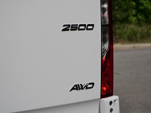 Used 2025 Mercedes-Benz Sprinter 2500 image 21